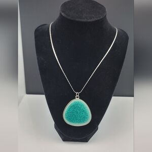 Beautiful Faux Druzy Necklace. EUC